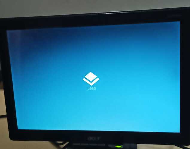 Open SUSE 15.0 strucking in Leap